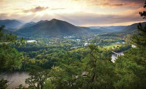 Lover’s Leap Trail Hot Springs, NC